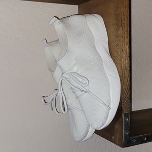 SHEIN Breathable Running Shoes